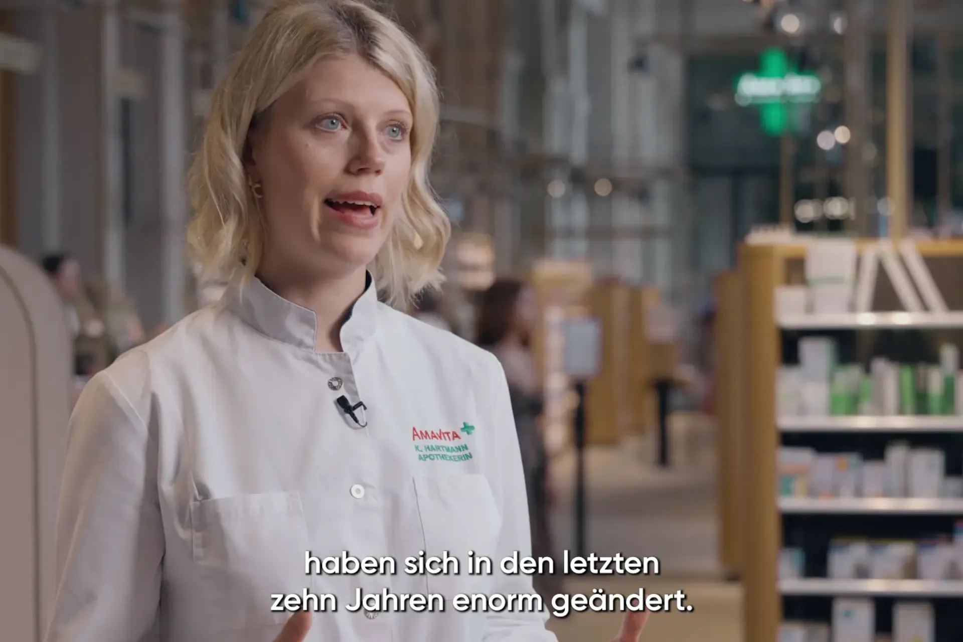 Mitarbeitenden­magazin spot°115: Dienst­leistungen in unseren Apotheken